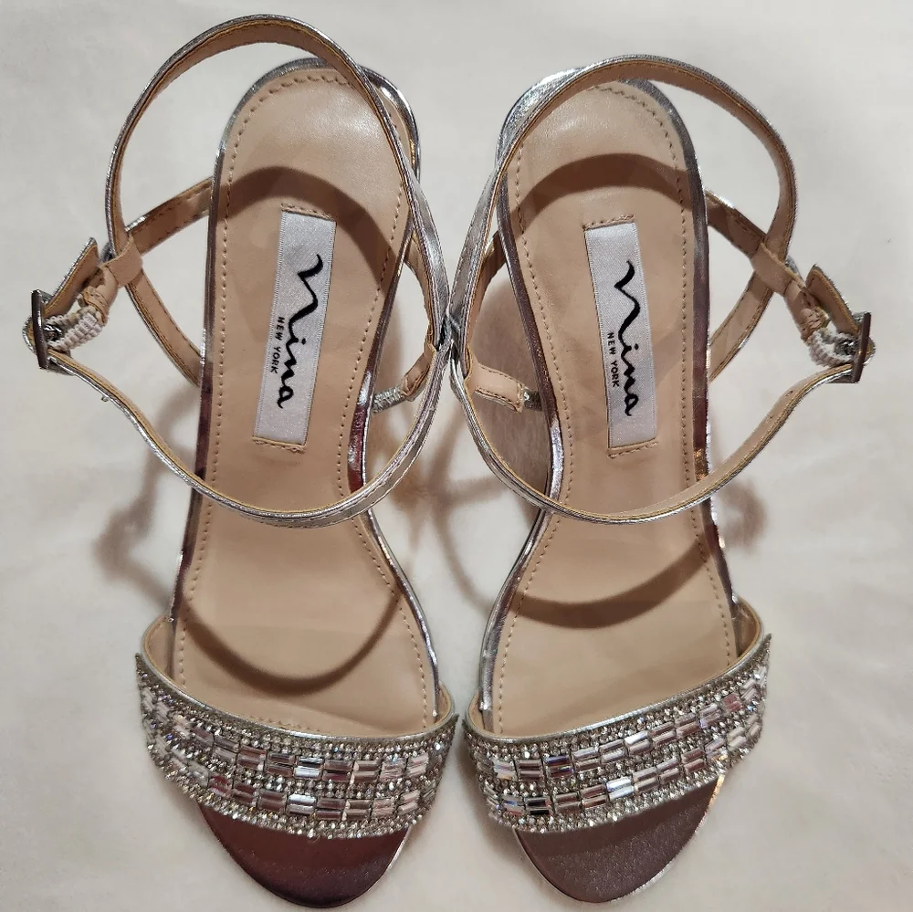 Nina Noga Silver Metalic Foil Evening Sandals, New in Box, Size 5 - Picture 2 of 9